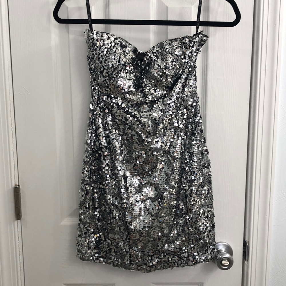 2B Bebe dress strapless